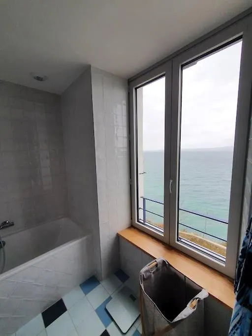 Ty Domovoi, Vue Mer Douarnenez