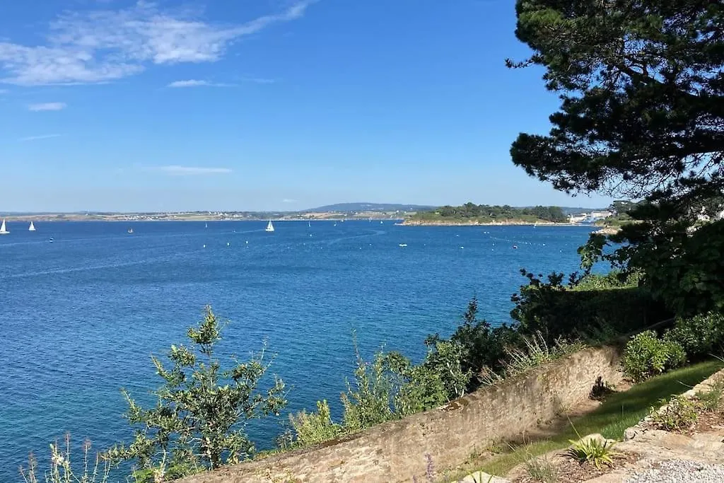 Ty Domovoi, Vue Mer Douarnenez 0*,  Fransa